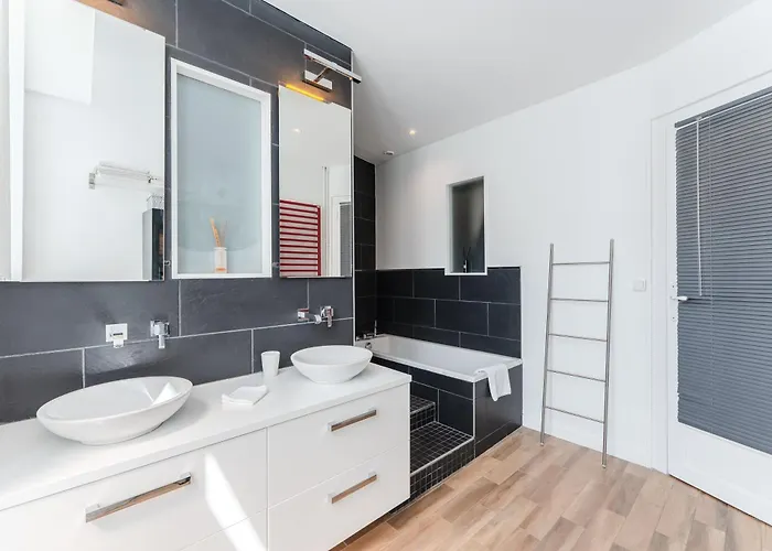 Helios - Elegant De 115 M² A Ναντ